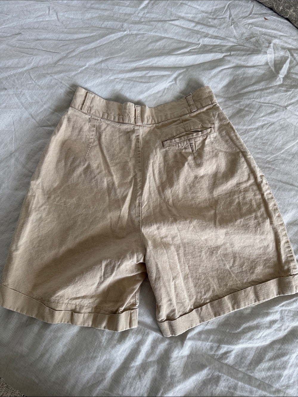 Beige Woman’s butter mom 90s high waist Pleated kahki Bermuda long Shorts - Picture 3 of 6